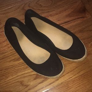 Black & Tan Slip on Flats